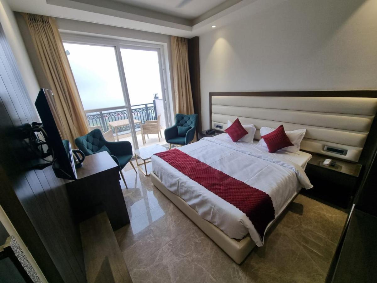 Luxe Resorts - Centrally Heated Air Conditioned Hotel In The Heart Of كاساولى المظهر الخارجي الصورة