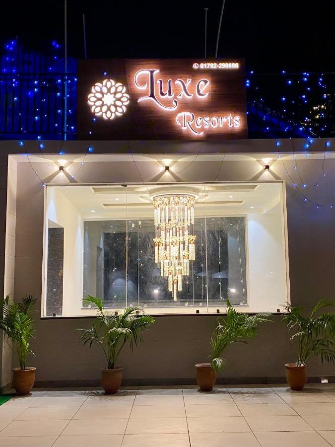 Luxe Resorts - Centrally Heated Air Conditioned Hotel In The Heart Of كاساولى المظهر الخارجي الصورة