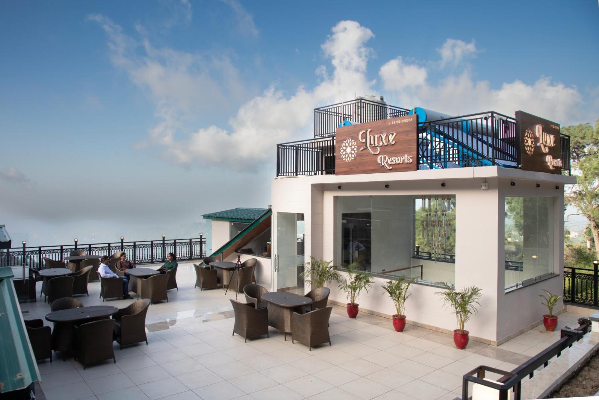 Luxe Resorts - Centrally Heated Air Conditioned Hotel In The Heart Of كاساولى المظهر الخارجي الصورة