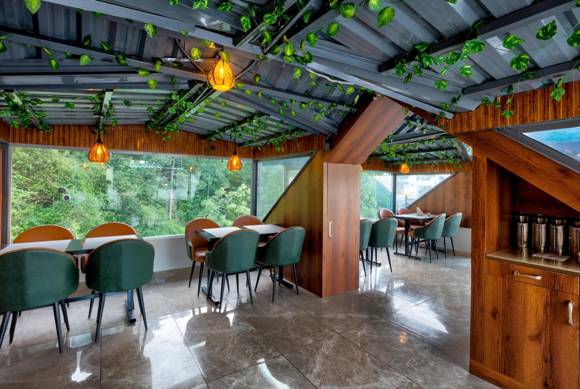 Luxe Resorts - Centrally Heated Air Conditioned Hotel In The Heart Of كاساولى المظهر الخارجي الصورة