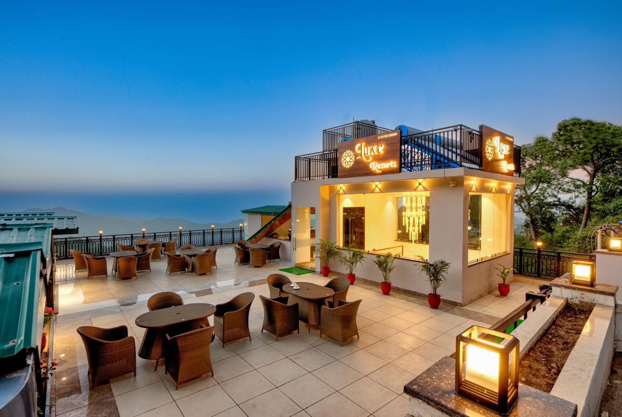 Luxe Resorts - Centrally Heated Air Conditioned Hotel In The Heart Of كاساولى المظهر الخارجي الصورة