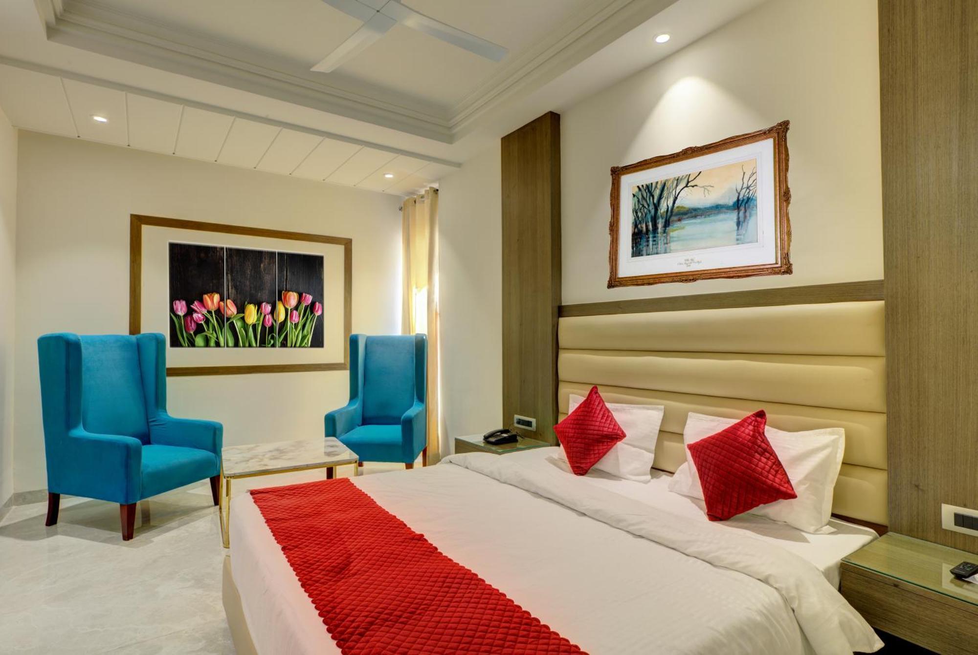 Luxe Resorts - Centrally Heated Air Conditioned Hotel In The Heart Of كاساولى المظهر الخارجي الصورة