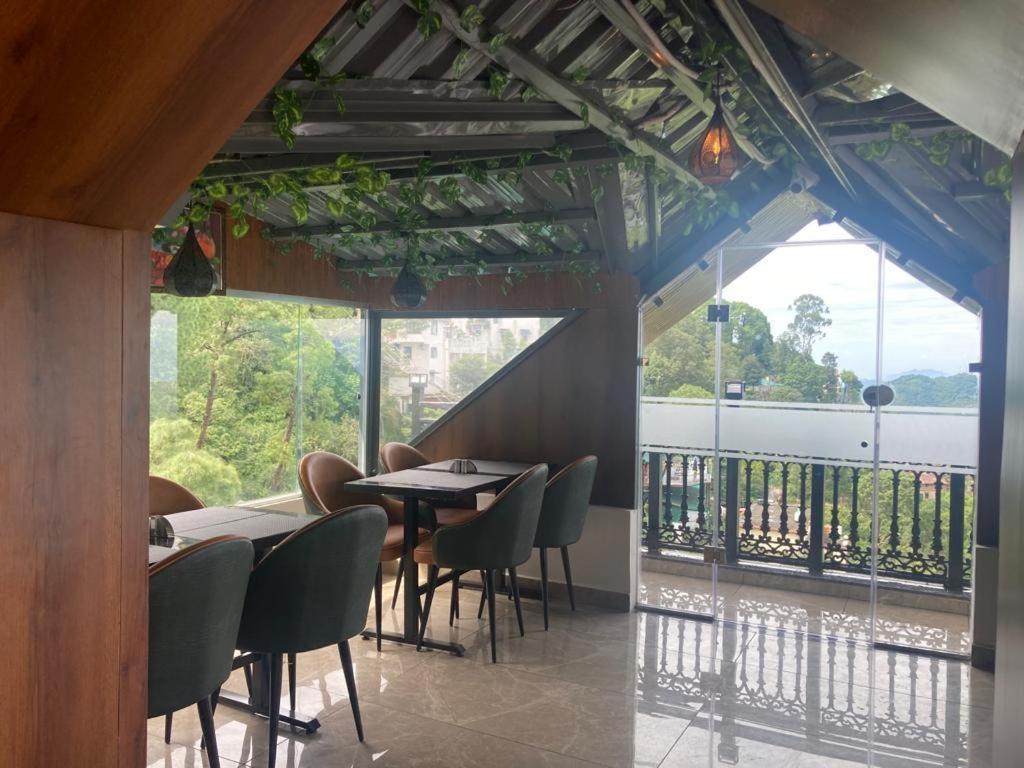 Luxe Resorts - Centrally Heated Air Conditioned Hotel In The Heart Of كاساولى المظهر الخارجي الصورة